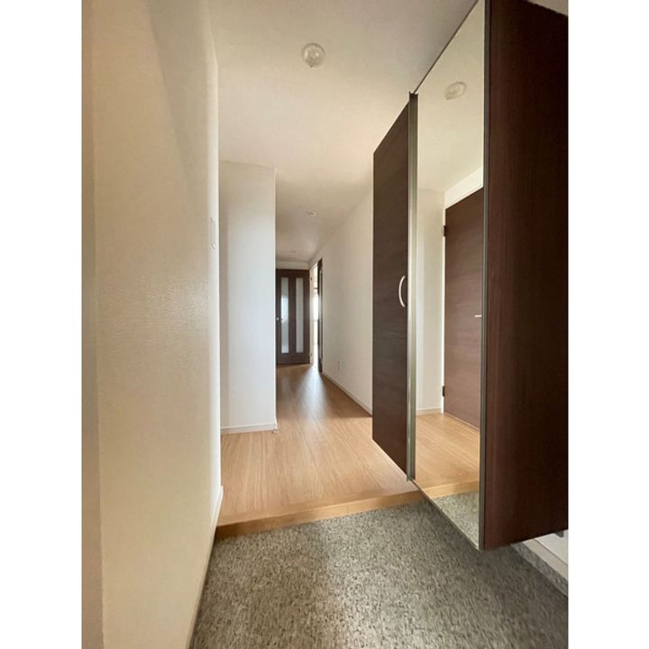 福岡県北九州市小倉北区上富野3丁目の賃貸マンションの玄関