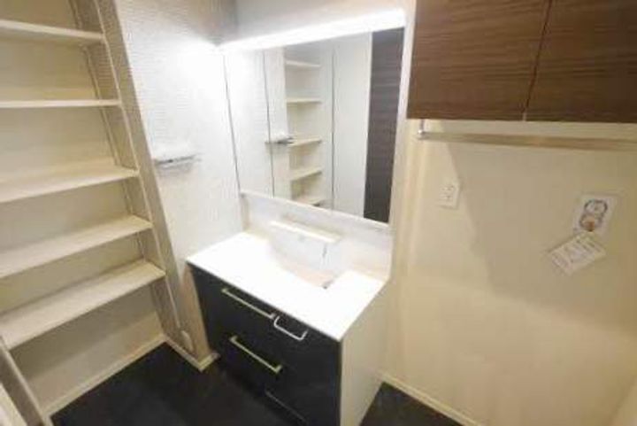 福岡県北九州市八幡東区西本町1丁目の賃貸マンションの内装