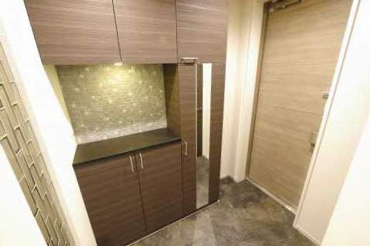 福岡県北九州市八幡東区西本町1丁目の賃貸マンションの玄関