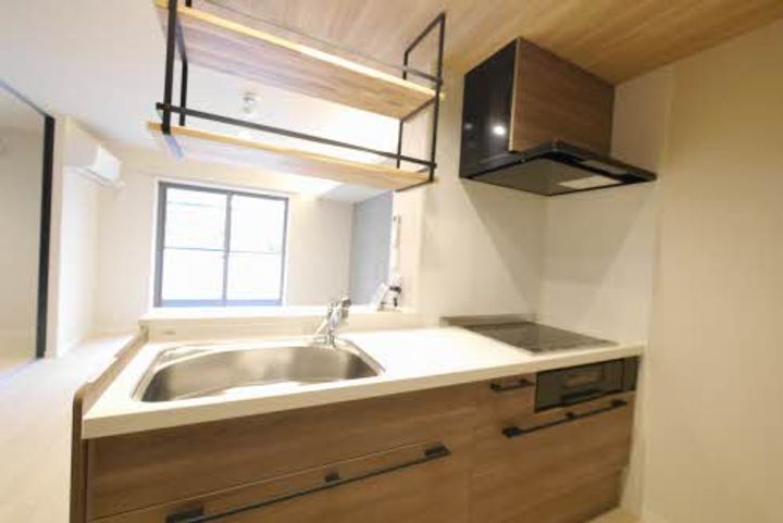 福岡県北九州市八幡東区西本町1丁目の賃貸マンションのキッチン