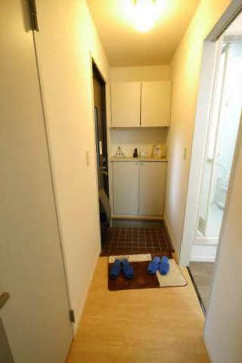 福岡県北九州市小倉南区上石田2丁目の賃貸アパートの玄関