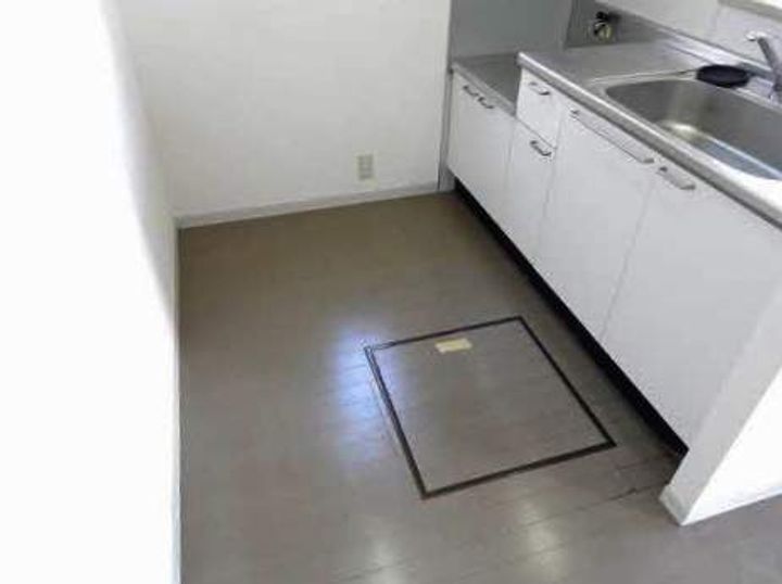 福岡県北九州市小倉南区中曽根東2丁目の賃貸アパートの内装