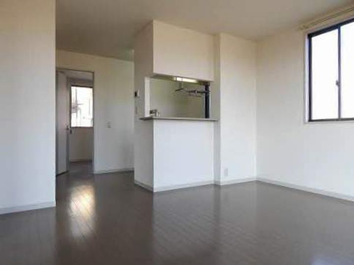 福岡県北九州市小倉南区中曽根東2丁目の賃貸アパートの居間