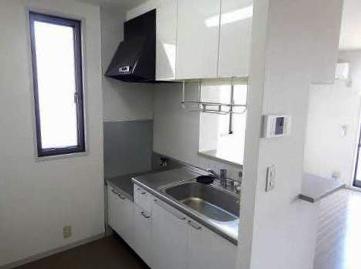 福岡県北九州市小倉南区中曽根東2丁目の賃貸アパートのキッチン