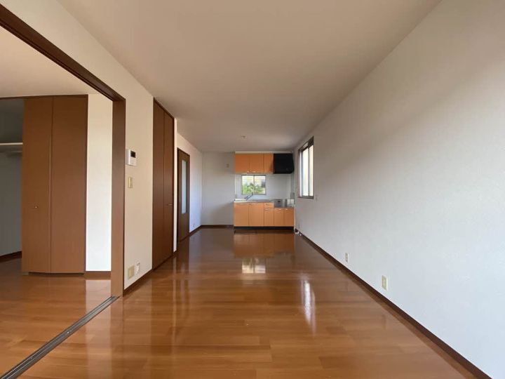 福岡県北九州市小倉南区蜷田若園1丁目の賃貸アパートの居間