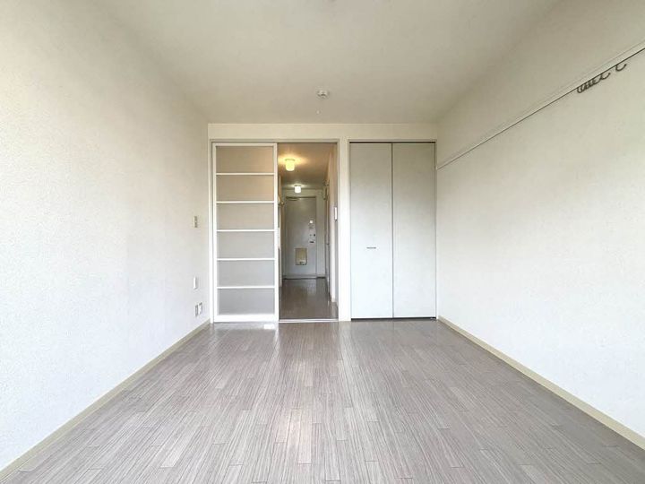 福岡県北九州市戸畑区高峰1丁目の賃貸アパートの居間