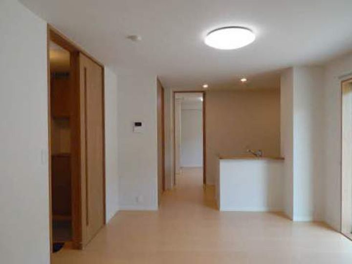 福岡県北九州市門司区黒川東1丁目の賃貸マンション102の居間