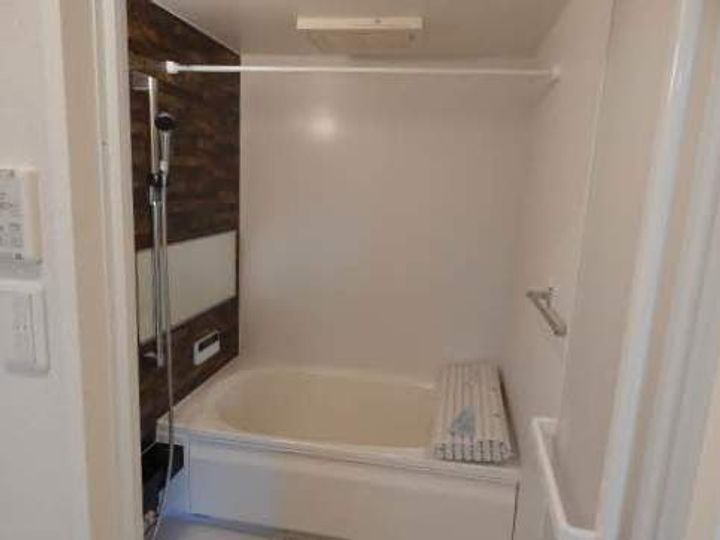 福岡県北九州市門司区黒川東1丁目の賃貸マンション102の風呂