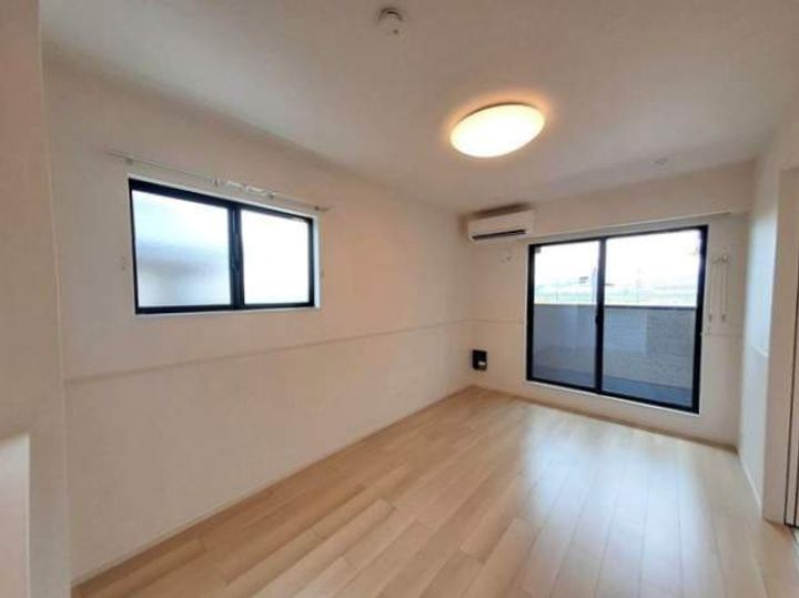 レジデンス ソレイユの居間