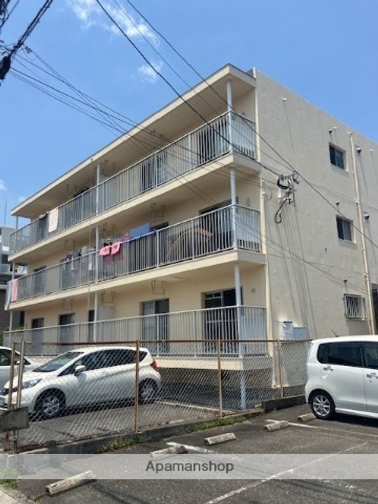 ラクシャリー春ヶ丘の外観