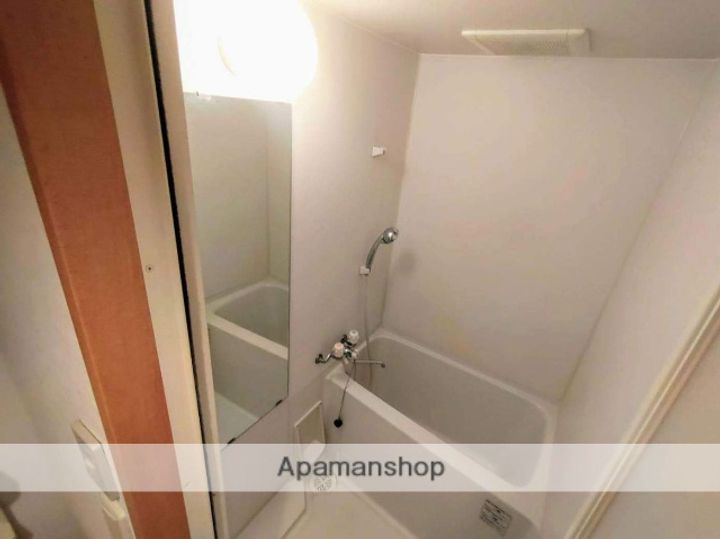 福岡県北九州市小倉北区高尾1丁目の賃貸マンションの風呂