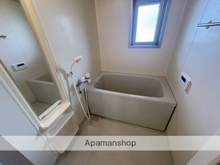福岡県北九州市小倉北区中井4丁目の賃貸マンションの風呂