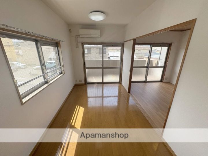 福岡県北九州市小倉北区中井4丁目の賃貸マンションの内装