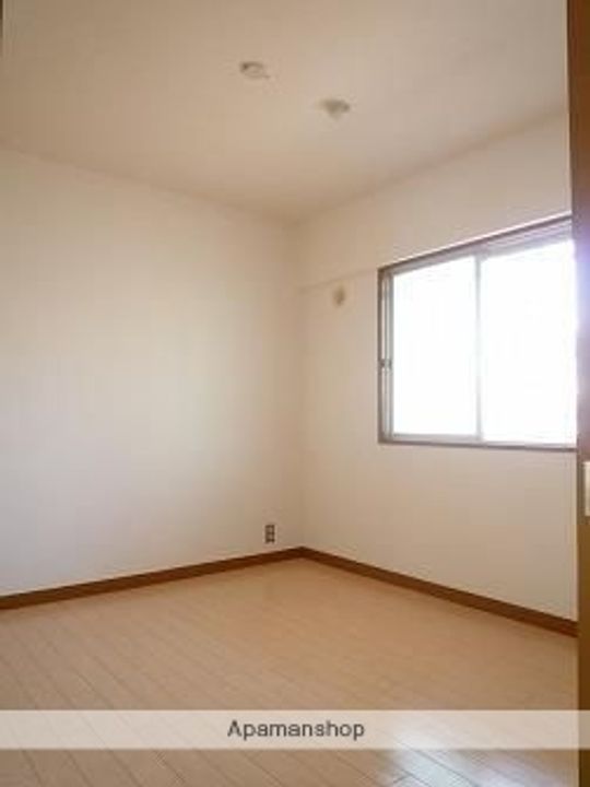 福岡県北九州市小倉北区篠崎4丁目の賃貸マンションの内装