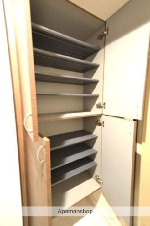 福岡県北九州市小倉北区中井口の賃貸マンションの内装