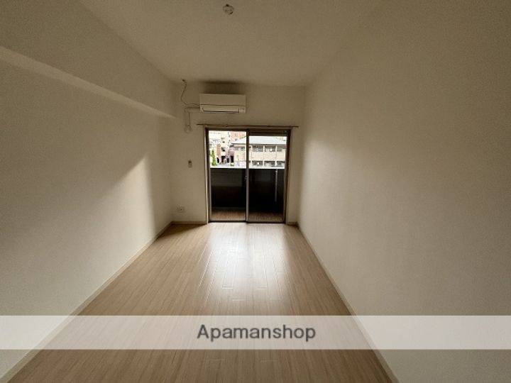 福岡県北九州市小倉北区三郎丸2丁目の賃貸マンションの居間