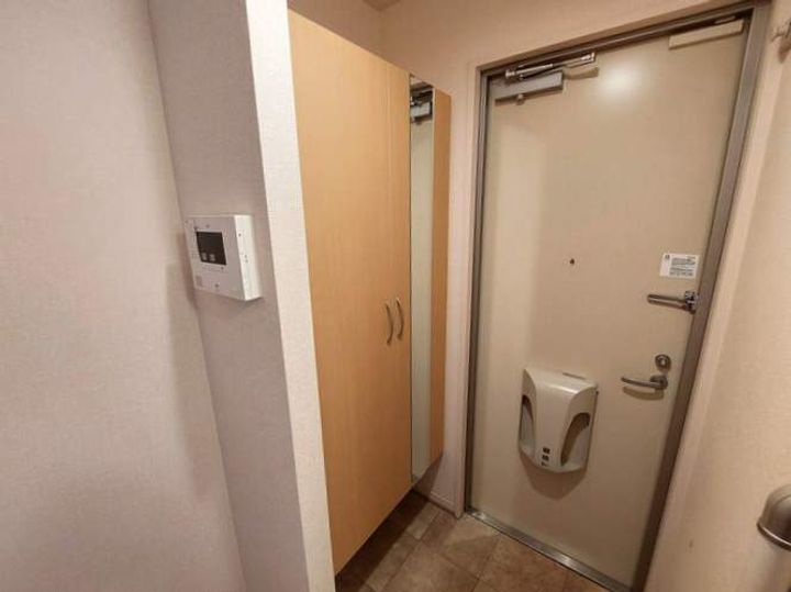 D-roomK&Y 穴生の玄関