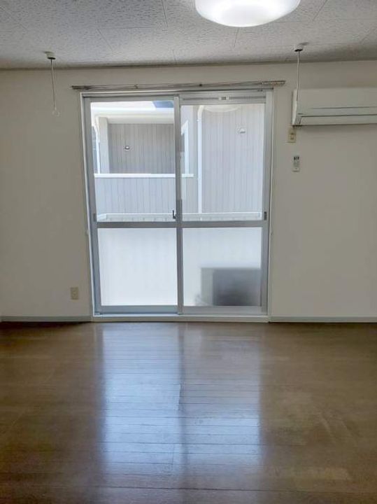 プレジールミスミの居間