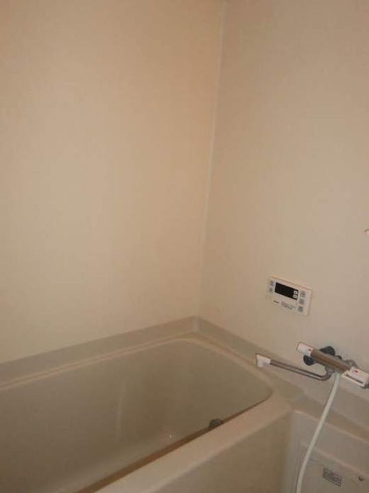 ラ・フィーエ上曽根301の風呂