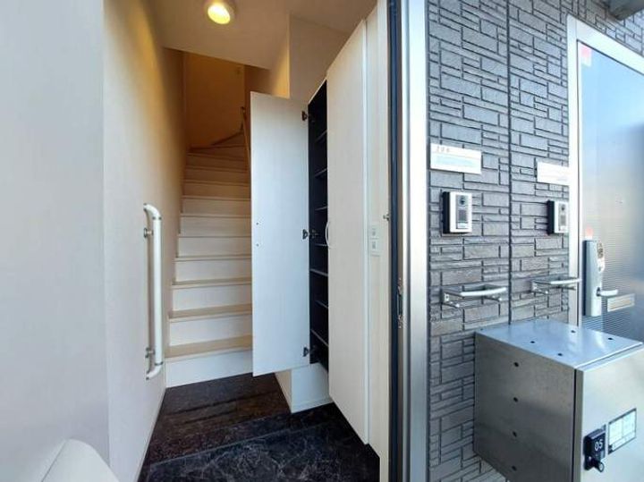 エスペランサ祇園原町の玄関