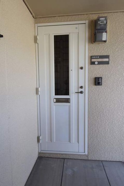 セジュール鴨生田 A棟の玄関