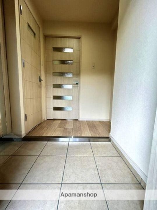 福岡県北九州市門司区西海岸2丁目の賃貸マンションの玄関