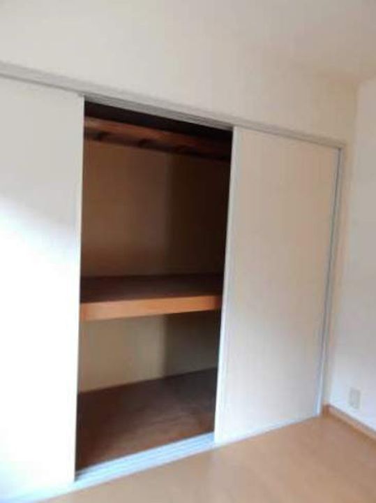 福岡県北九州市八幡西区町上津役東1丁目の賃貸アパートの内装