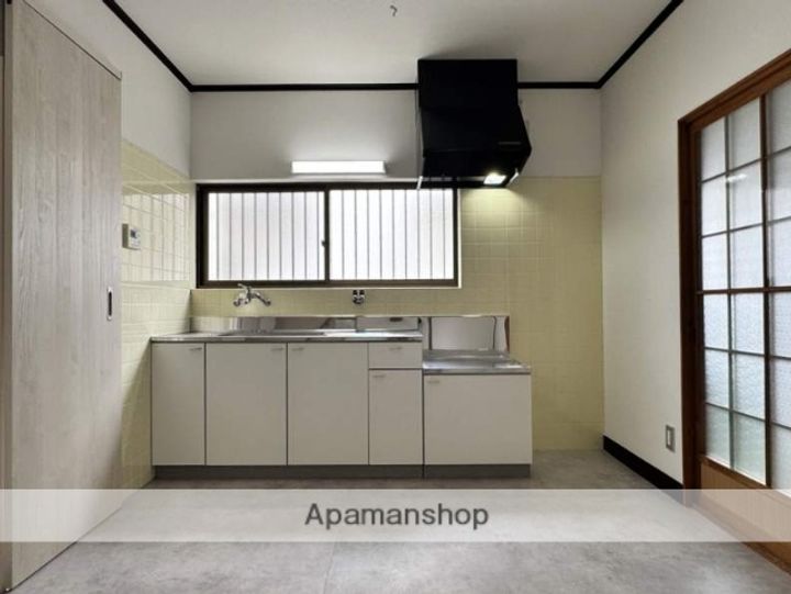 福岡県北九州市小倉南区守恒1丁目の賃貸アパートの内装