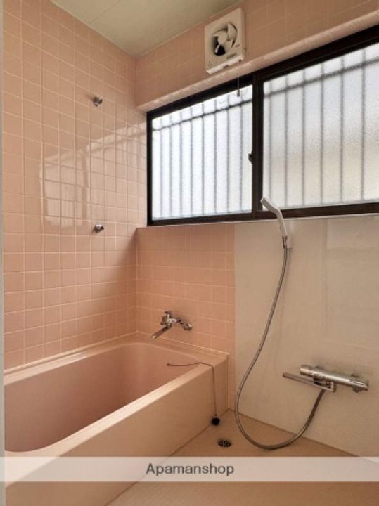 福岡県北九州市小倉南区守恒1丁目の賃貸アパートの内装