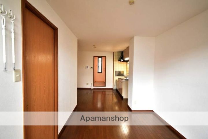 福岡県北九州市小倉南区徳力新町2丁目の賃貸アパートの居間