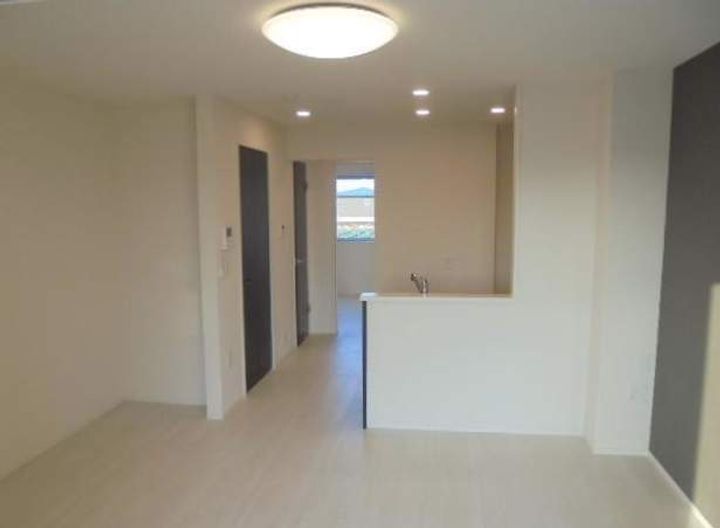 八幡西区東鳴水四丁目新築アパートの内装