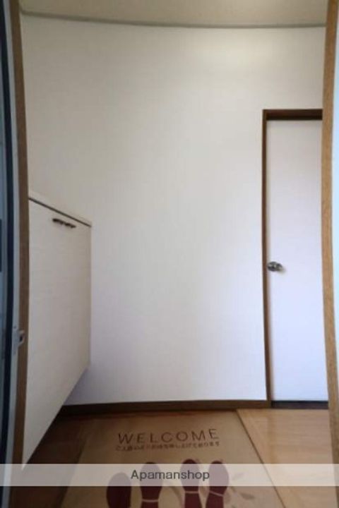 福岡県大野城市若草3丁目の賃貸アパートの玄関