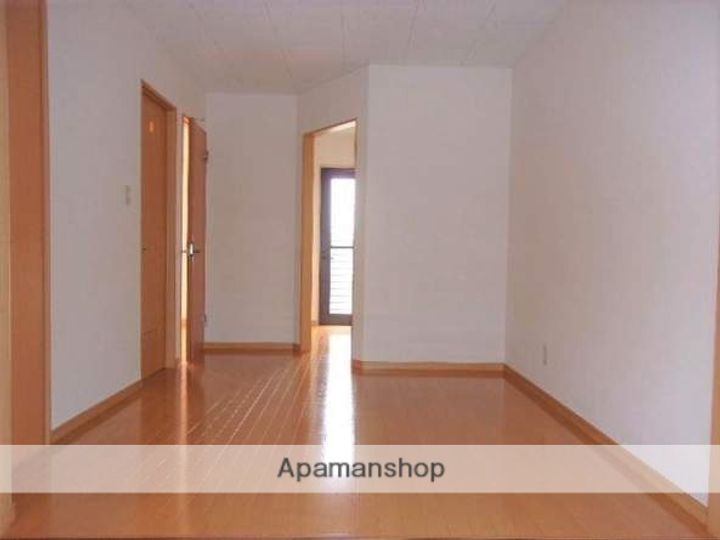 福岡県大野城市下大利3丁目の賃貸アパートの玄関