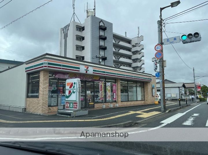 ハイネス五条の周辺