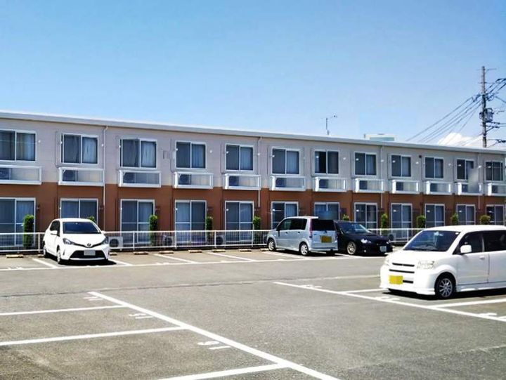 レオパレスシャローⅢ110の外観