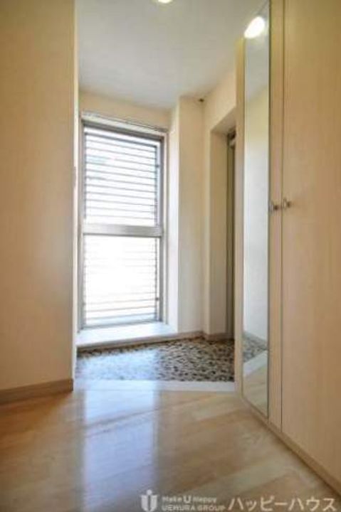 ビバリーヒルズハウスの玄関