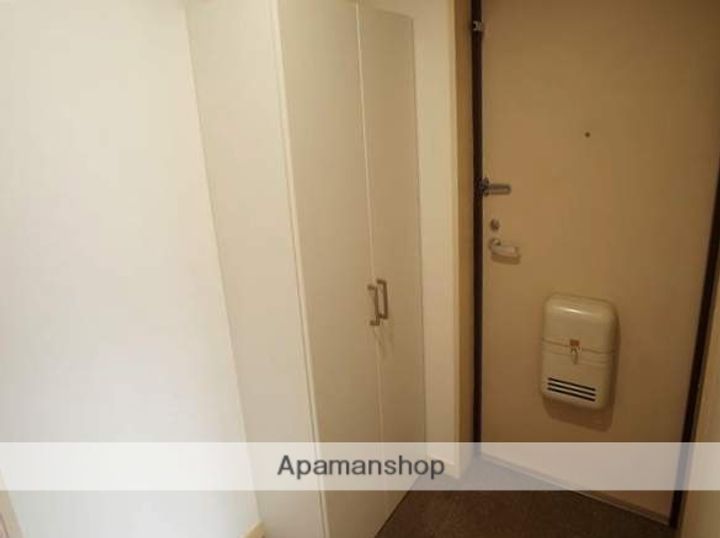 福岡県太宰府市吉松1丁目の賃貸マンションの玄関