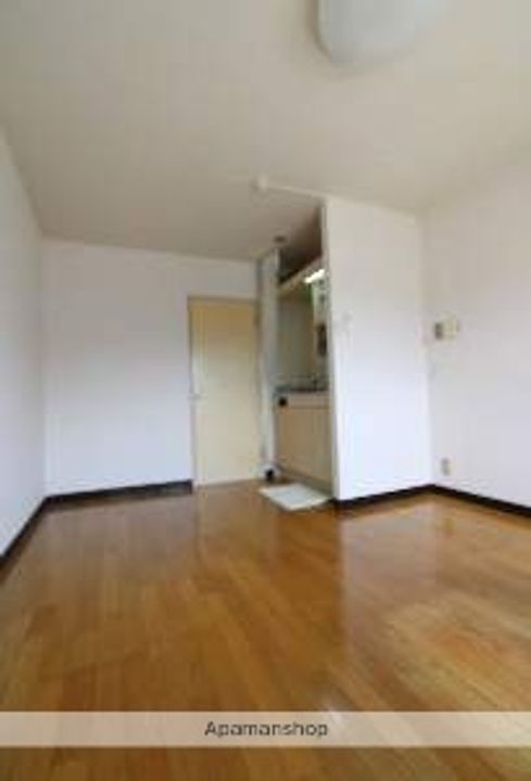 プレアール紫の居間