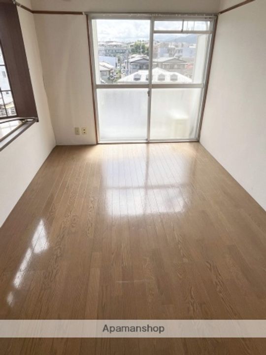 シャトレ・ド・浪花の居間