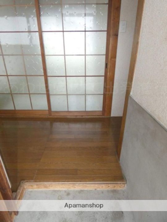 明玉荘の玄関