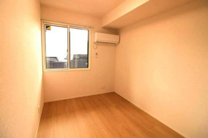 トリシア 東大利の内装