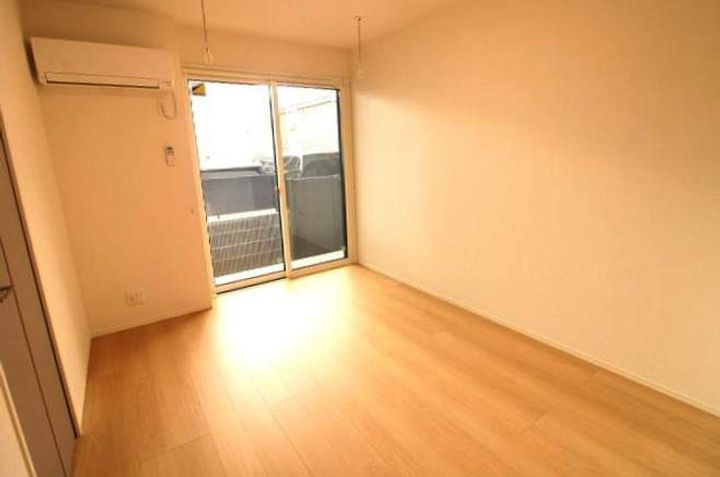 トリシア 東大利の内装