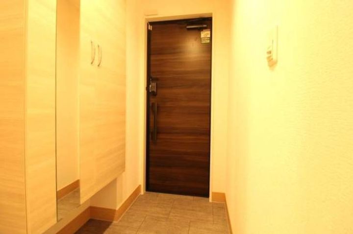 トリシア 東大利の玄関