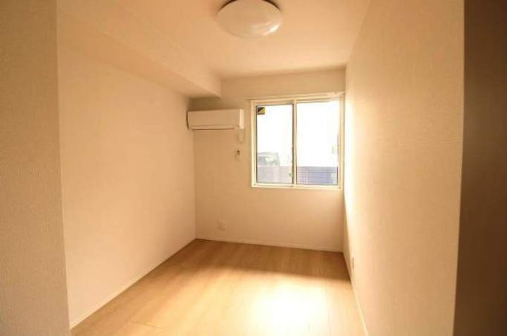 トリシア 東大利の内装