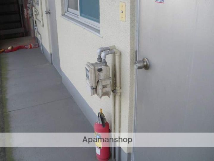 石井コーポの玄関