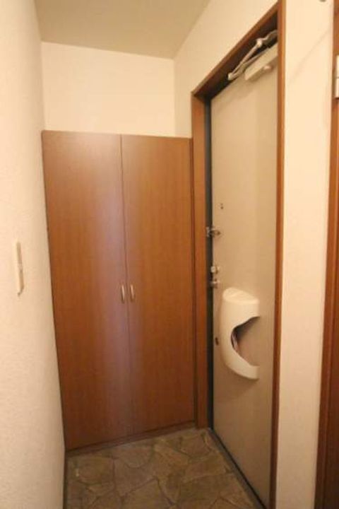 エスポワール昭和 B棟の玄関
