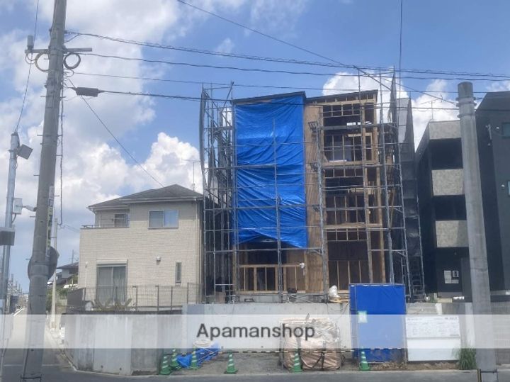 メディオリヴェール紫駅の外観
