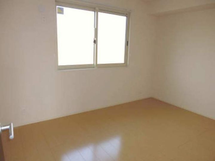 ルメート若葉IIの居間