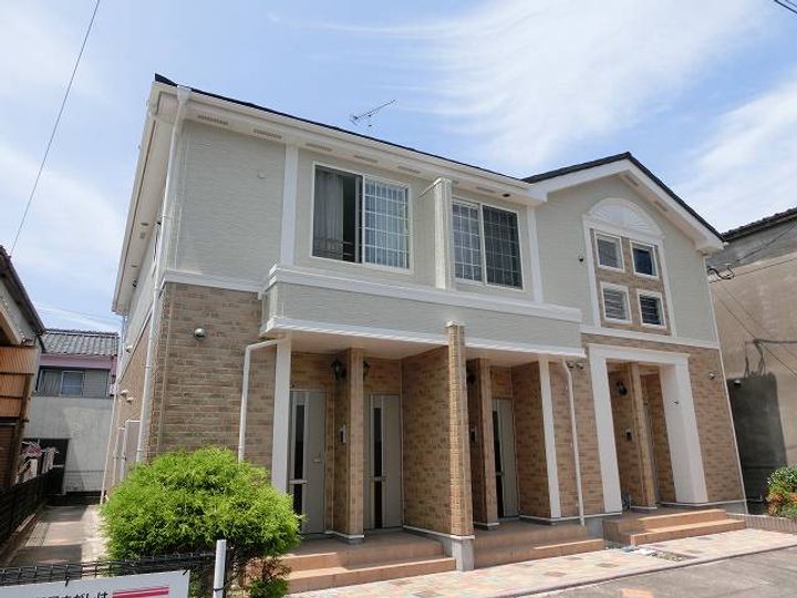 ジュネス103の外観