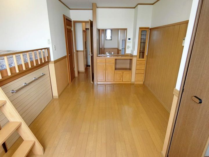 ハイデンス和泉302の居間
